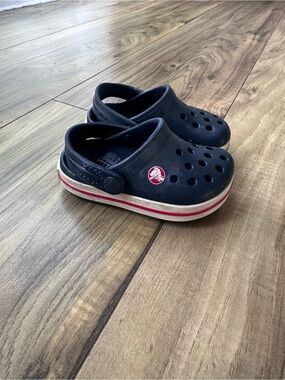 Toddler Navy Clog Shoes with Red Accent - Classic Slip-On Comfort